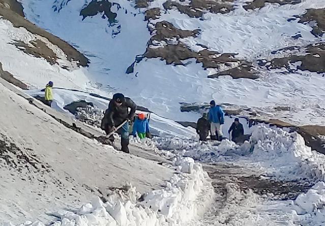 Qərargah: İtkin düşmüş alpinistlərin axtarışları davam edir