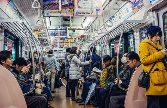 Tokio metropoliteninin qatarlarında klassik musiqi səsləndiriləcək