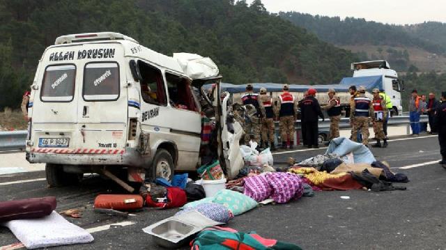 Türkiyədə avtobus qəzasında 8 nəfər ölüb, 8 nəfər yaralanıb