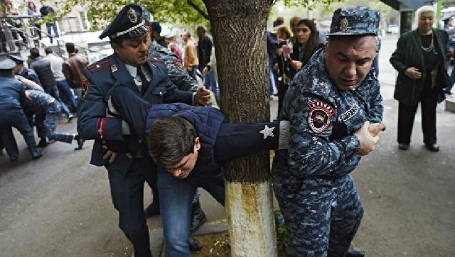 Yerevanda 210-dan çox nümayişçi həbs olunub