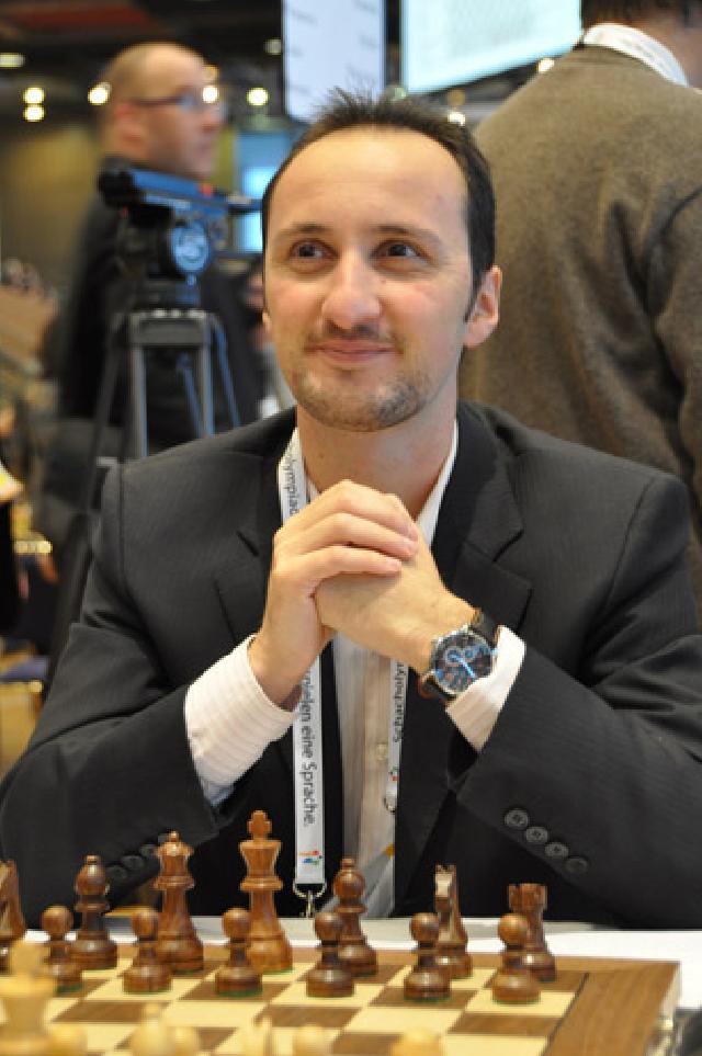 Veselin Topalov “Shamkir Chess-2018”də liderliyini davam etdirir