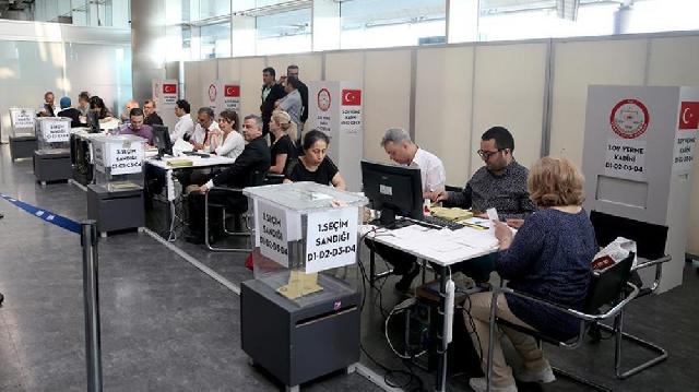 Xaricdə yaşayan Türkiyə vətəndaşları prezident seçkilərində səs verirlər