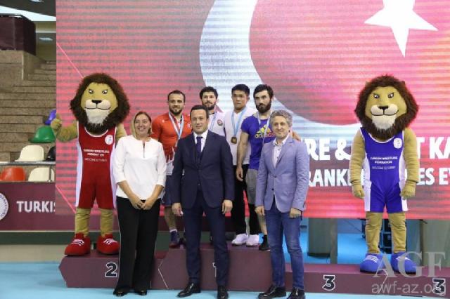 Güləş yığmamızın üzvləri İstanbulda 5 medal qazanıblar