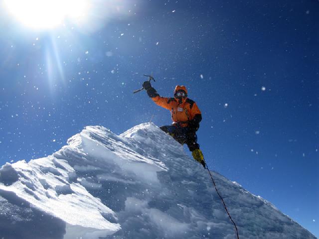 Elbrus dağında iki alpinisti ildırım vurub