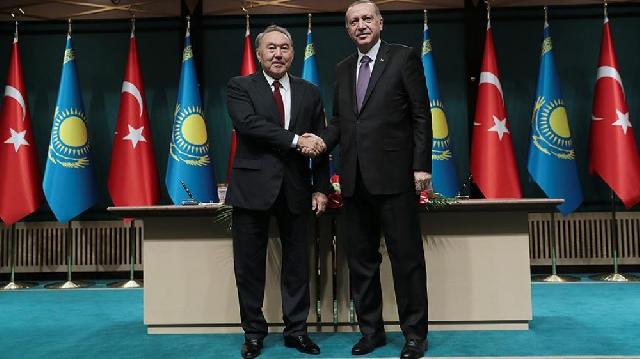 Nursultan Nazarbayev Türkiyədə səfərdədir