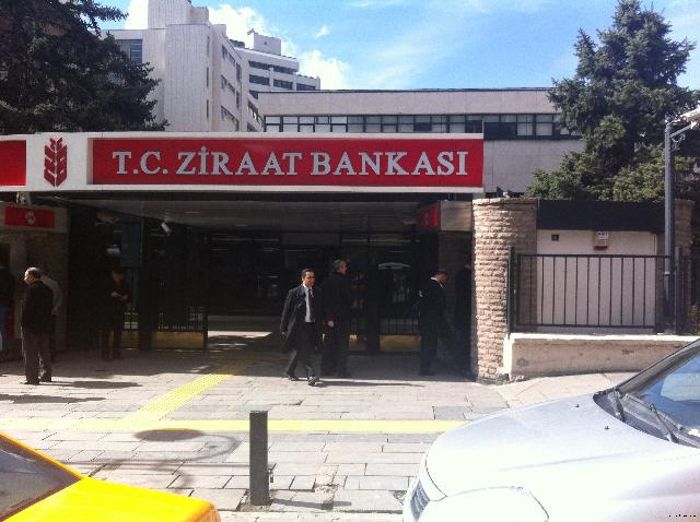 "Ziraat Bankası"nın 14 əməkdaşı FETO-çu çıxdı