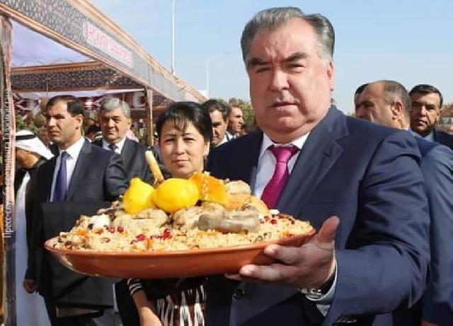 Tacikistanda plov festivalı keçirilib