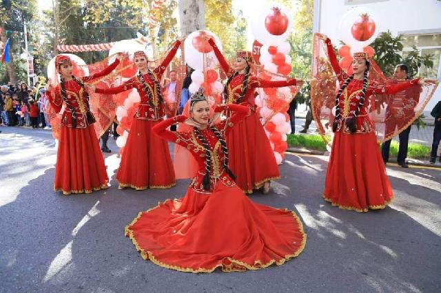 XIII Nar festivalı möhtəşəmliyi ilə yadda qalıb