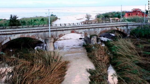 İtaliyada daşqınlar nəticəsində ölənlərin sayı 29 nəfərə çatıb