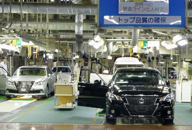 “Toyota” cari ilin birinci yarısında rekord miqdarda avtomobil satıb