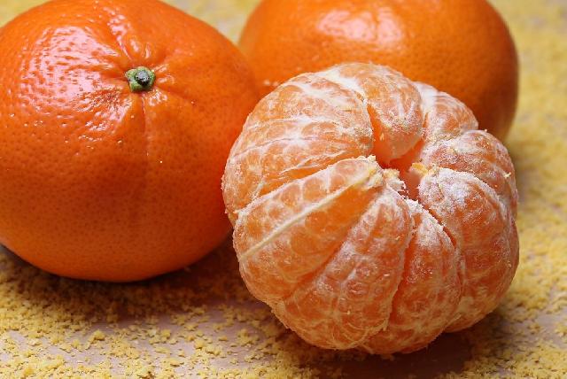 Cənubi Koreya Şimali Koreyaya 200 ton mandarin hədiyyə edib