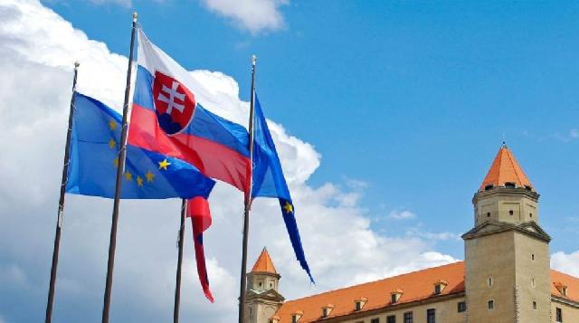 Diplomatik qalmaqal-rusiyalı diplomat Slovakiyadan qovuldu