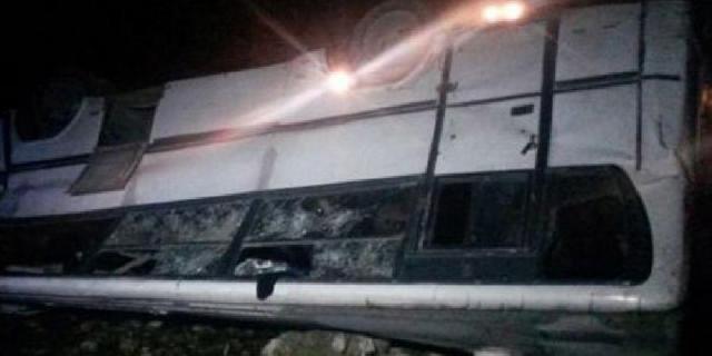 119 saylı avtobus qəza nəticəsində aşdı: 9 yaralı var