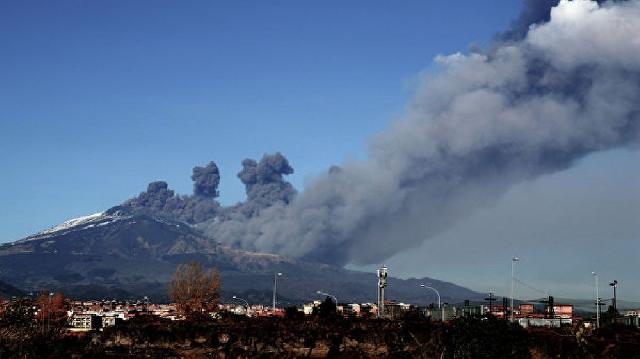 Siciliyada “Etna” vulkanı yenidən oyanıb