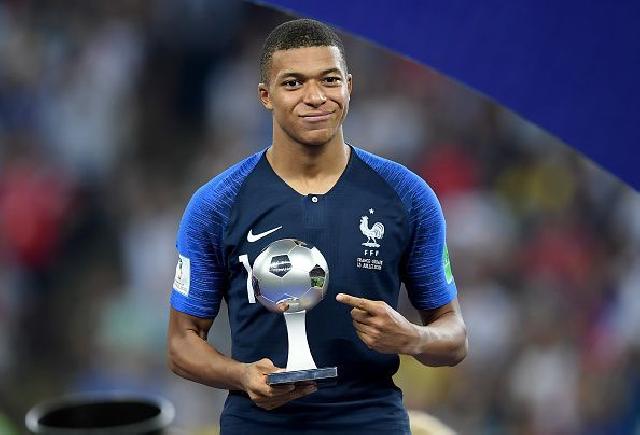 Kilian Mbappe Fransada ilin ən yaxşı futbolçusu seçilib