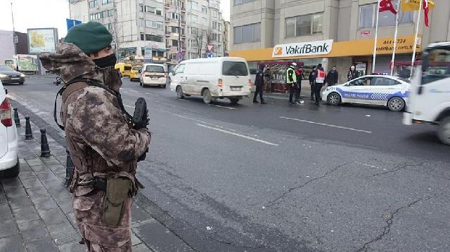 İstanbulda polisin keçirdiyi əməliyyatda  903 nəfər saxlanılıb