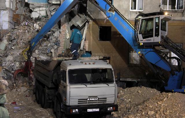 Maqnitoqorskda yaşayış binasında partlayışda ölənlərin sayı 37-yə çatıb