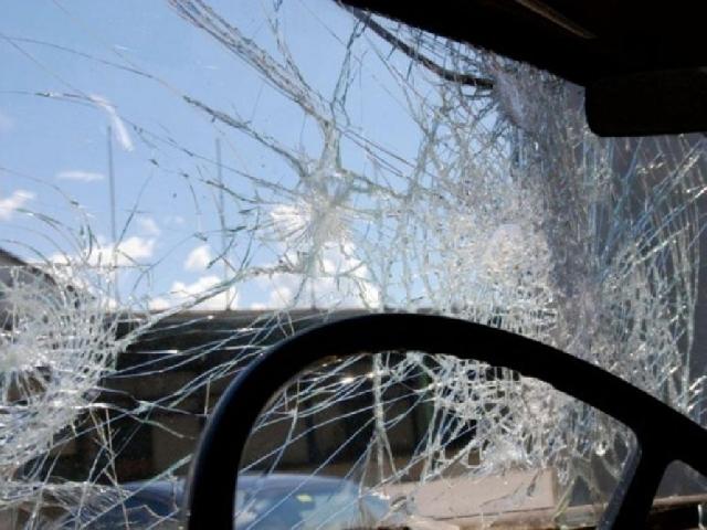 Hacıqabulda “Mercedes” aşdı, 3 nəfər yaralandı