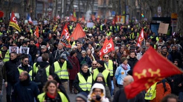 Fransada ümumi tətil başlayıb