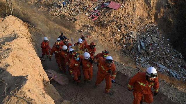 Çində yaşayış binalarının çökdü: ölənlərin sayı 15-ə çatdı