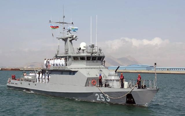 Qazaxıstanın hərbi gəmisi Bakıya göndərdi