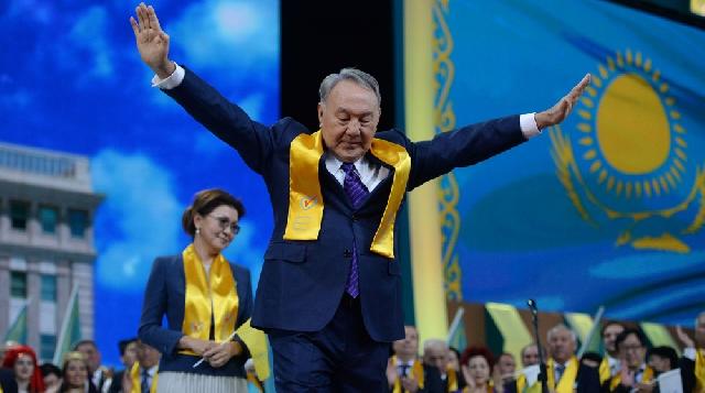 Nursultan Nazarbayev Qazaxıstan haqda yazdığı şerinə klip çəkdirib