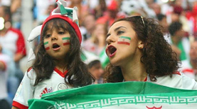 İranda qadınların stadionlarda futbol matçlarını izləmələrinə icazə verilib