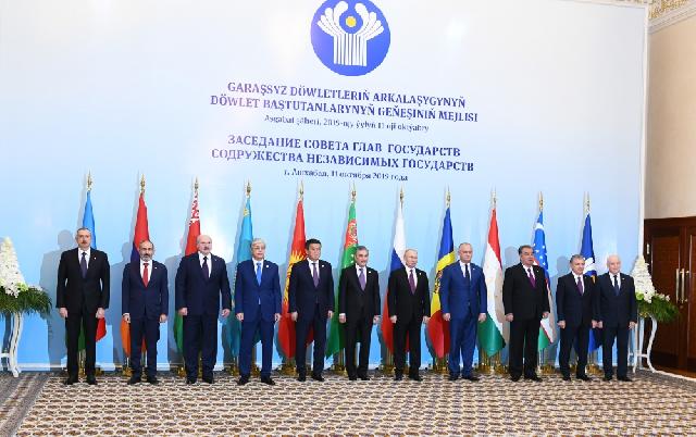 İlham Əliyev Aşqabadda MDB Dövlət Başçıları Şurasının iclasında iştirak edib