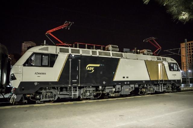 Bakı-Tbilisi sürət qatarı ilk dəfə sərnişin lokomotivi ilə yola salınıb