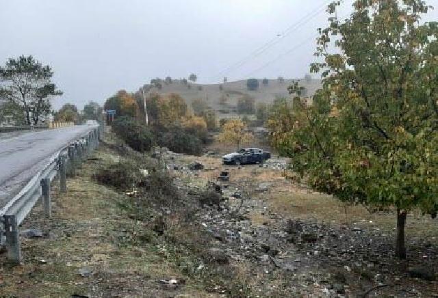 İsmayıllıda "BMW" aşdı: sürücü öldü, anası xəsarət aldı