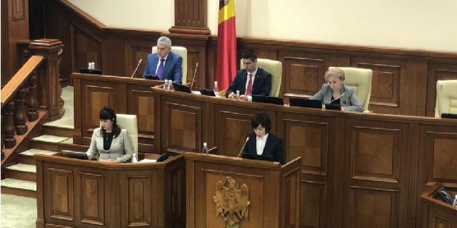 Moldova parlamenti hökuməti istefaya göndərdi
