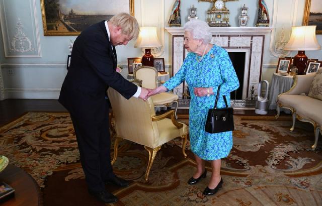 Kraliça Elizabeta Boris Consona hakimiyyəti formalaşdırmaq izni verdi