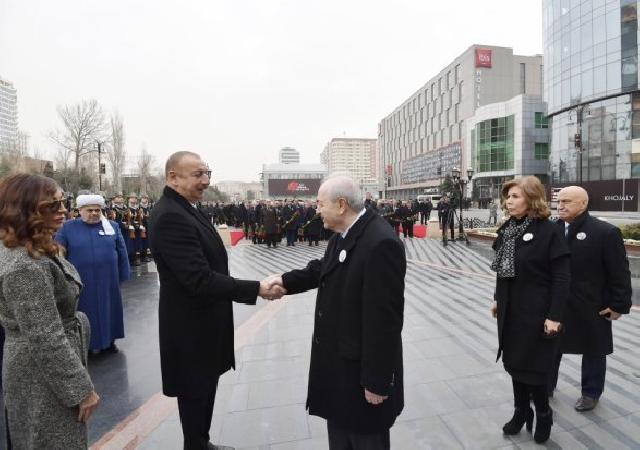 İlham Əliyev sabiq prezident Ayaz Mütəllibovla görüşdü