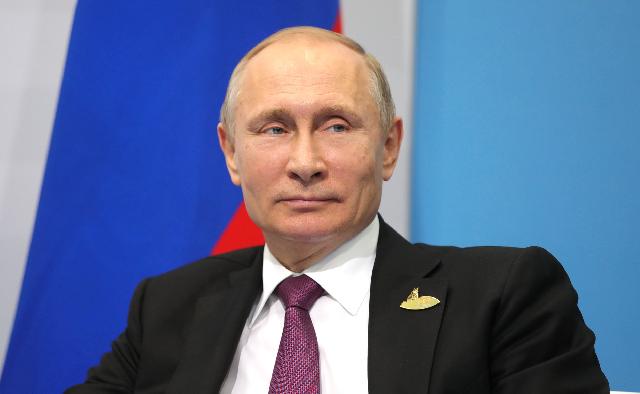 Vladimir Putin Rusiyada qeyri-iş günlərini aprelin sonunadək uzatdı