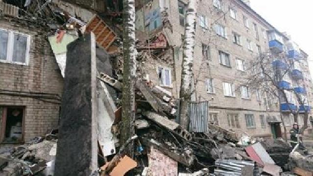 Moskvada yaşayış binasın partlayış olub: ölən var