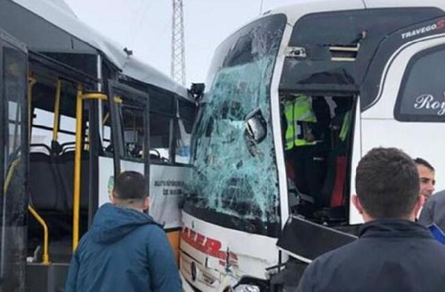 Paytaxtda iki avtobus toqquşdu: ölən var