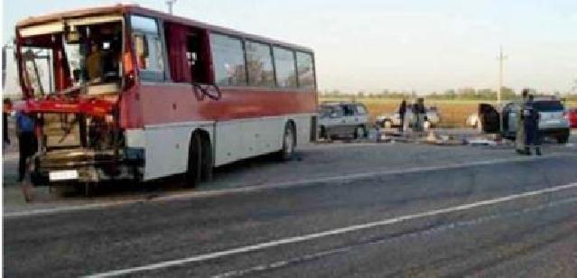 “Mercedes”  avtobusla toqquşdu, 1 nəfər öldü