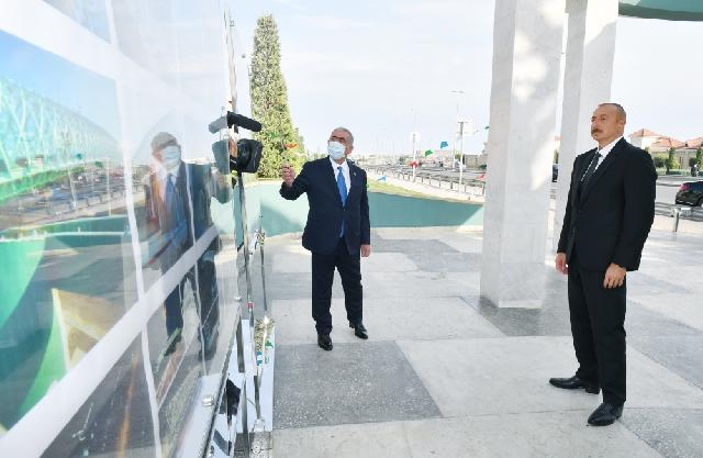 İlham Əliyev Mərdəkan-Zuğulba avtomobil yolundakı piyada keçidinin açılışında iştirak edib