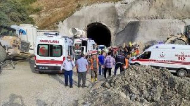 Türkiyədə tunel çökdü:ölənlər var