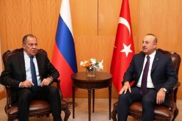 Çavuşoğlu Lavrovla Ermənistanın humanitar atəşkəsi pozmasından danışdı
