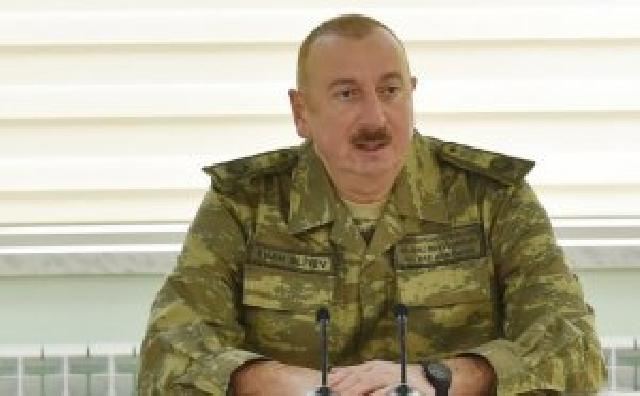 Prezident İlham Əliyev birlik komandiri general-leytenant Hikmət Mirzəyevi təbrik edib