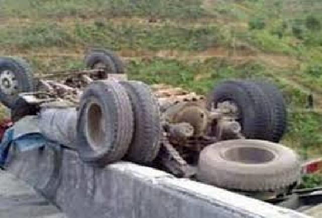 Zəngilanda "Shacman" körpüdən aşdı - Sürücü öldü