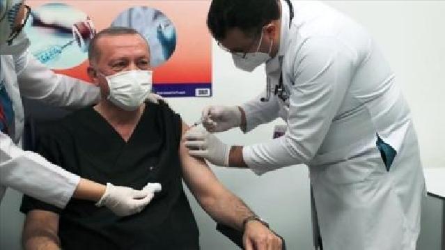 Ərdoğan koronavirusa qarşı Çinin  “Sinovac” vaksini ilə peyvənd olundu