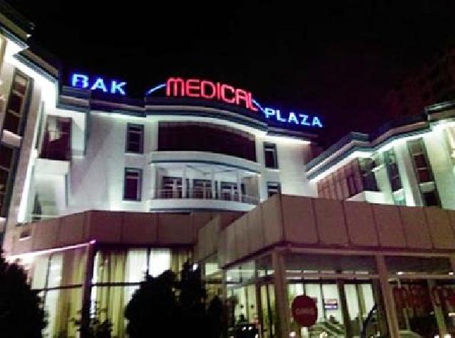 “Baku Medical Plaza”da yanğın başlayıb