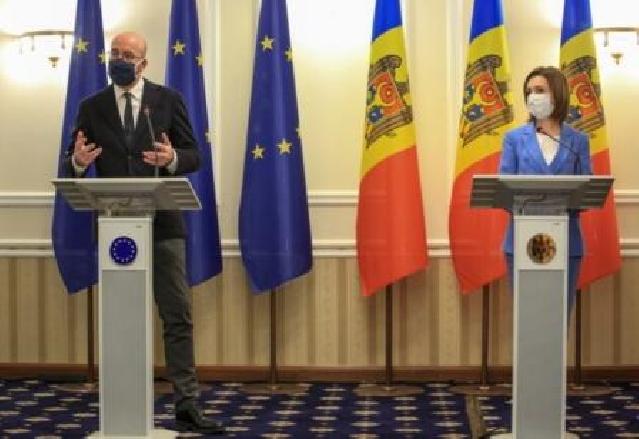 Maya Sandu Moldovada erkən parlament seçkilərinə israr edir