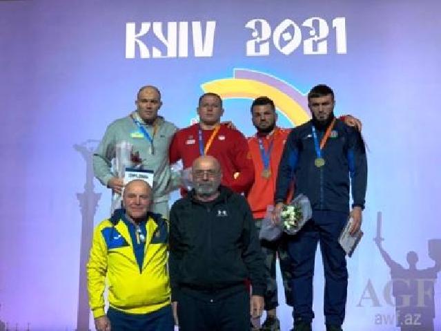 Güləşçilərimiz Kiyev turnirindən 2-si qızıl olmaqla 6 medalla dönürlər
