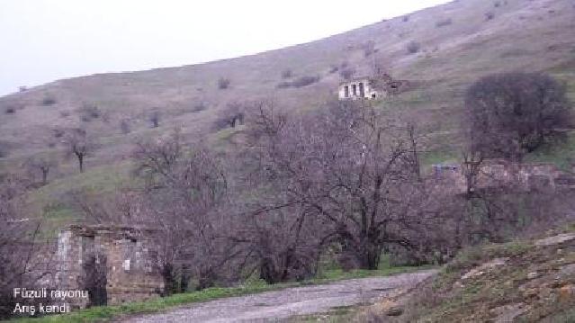 Müdafiə Nazirliyi Füzuli rayonunun Arış kəndinin görüntülərini paylaşıb