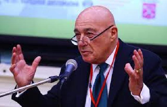 Rusiyalı telejurnalist Vladimir Pozner Tbilisidə ad günü keçirə bilmədi