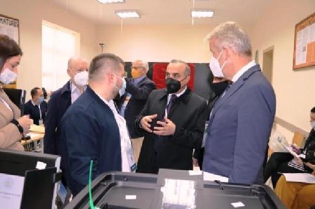 Milli Məclisin üzvü Azay Quliyev Albaniyada parlament seçkilərini izlıyib
