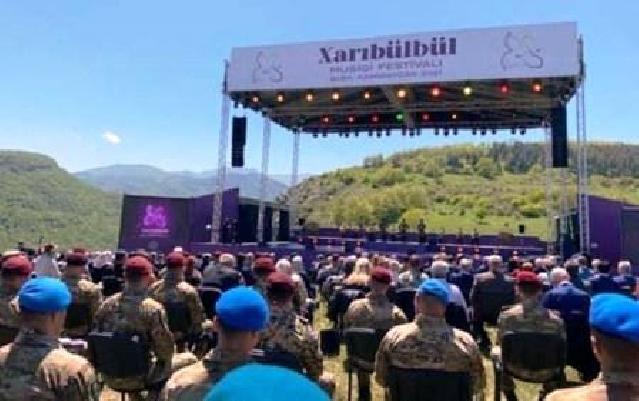 İlham Əliyev və Mehriban Əliyeva Şuşada “Xarıbülbül” festivalında-VİDEO